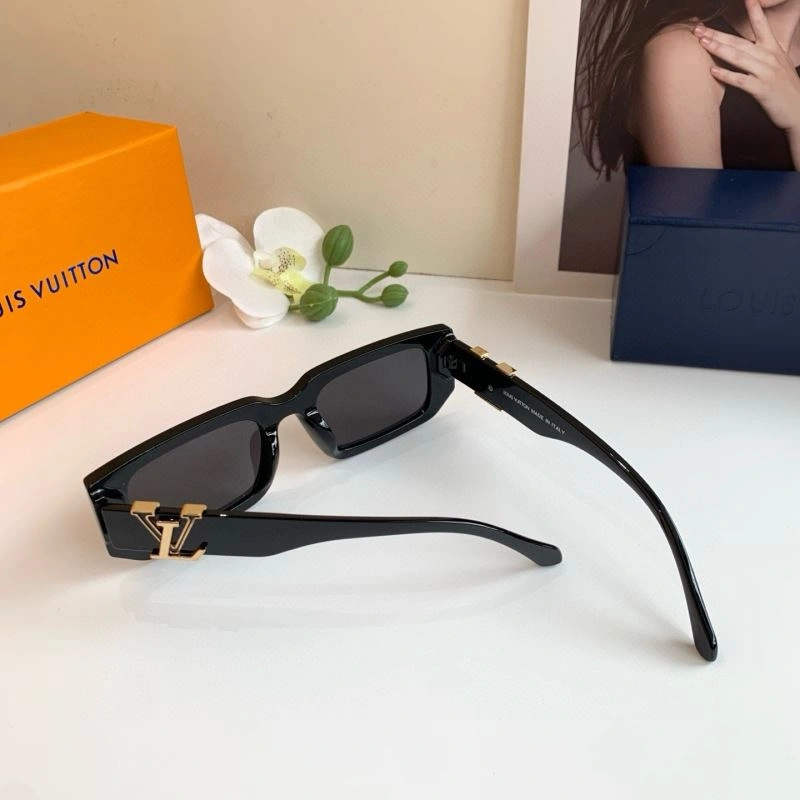 NewStyle Louis Vuitton Sunglasses 280559