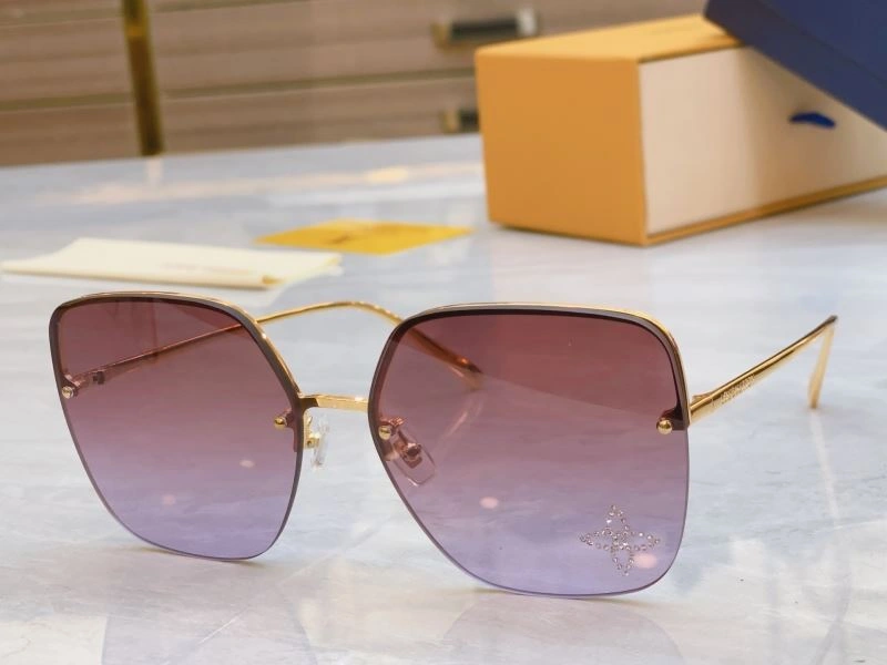 Lightweight Louis Vuitton Sunglasses 280557