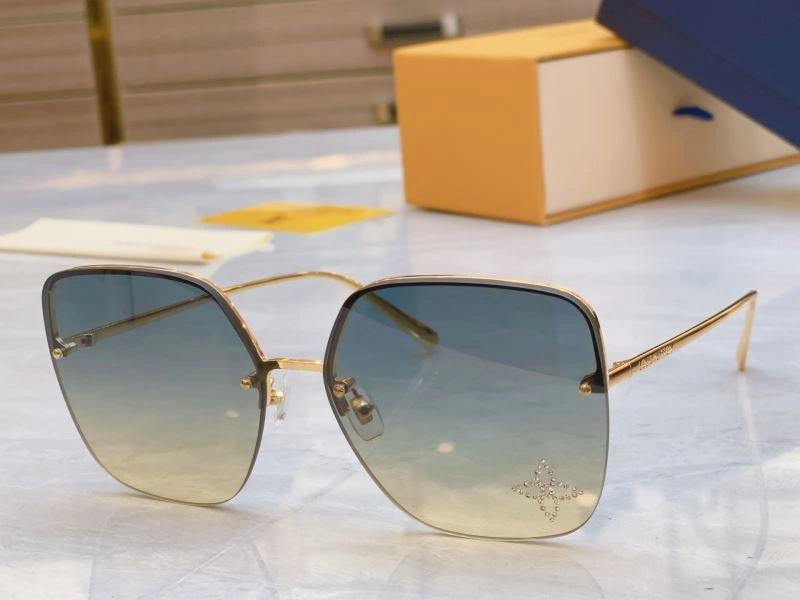 Lightweight Louis Vuitton Sunglasses 280557