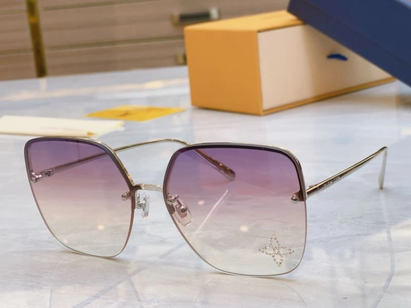 Lightweight Louis Vuitton Sunglasses 280557