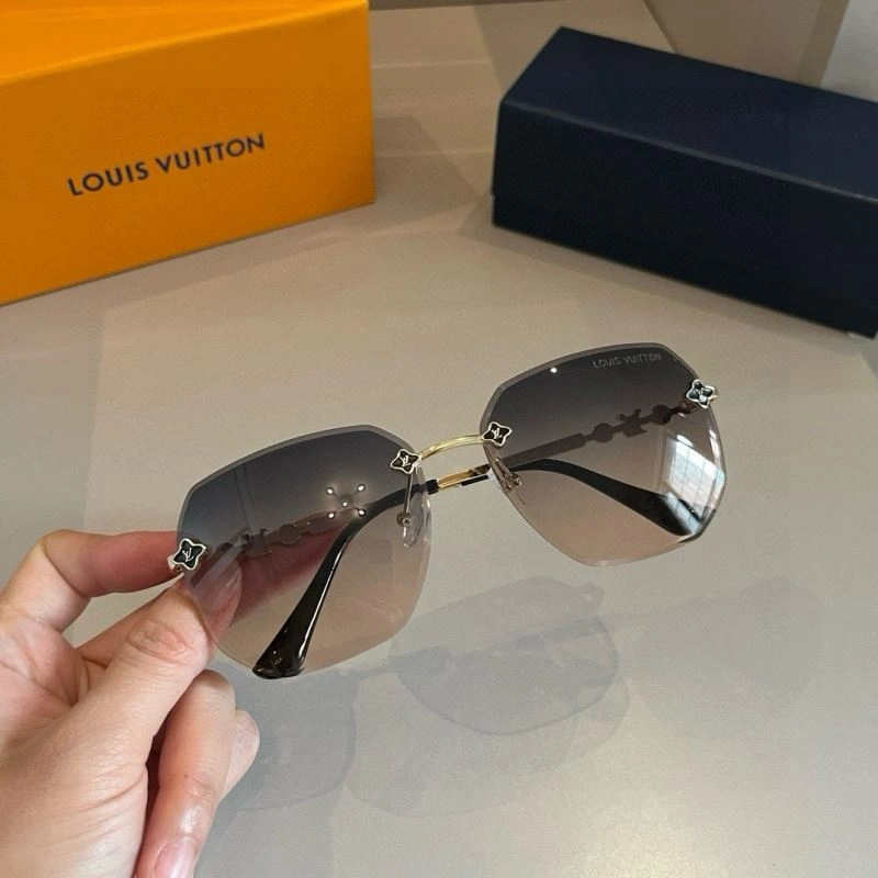 Louis Vuitton Sunglasses Lightweight 280554