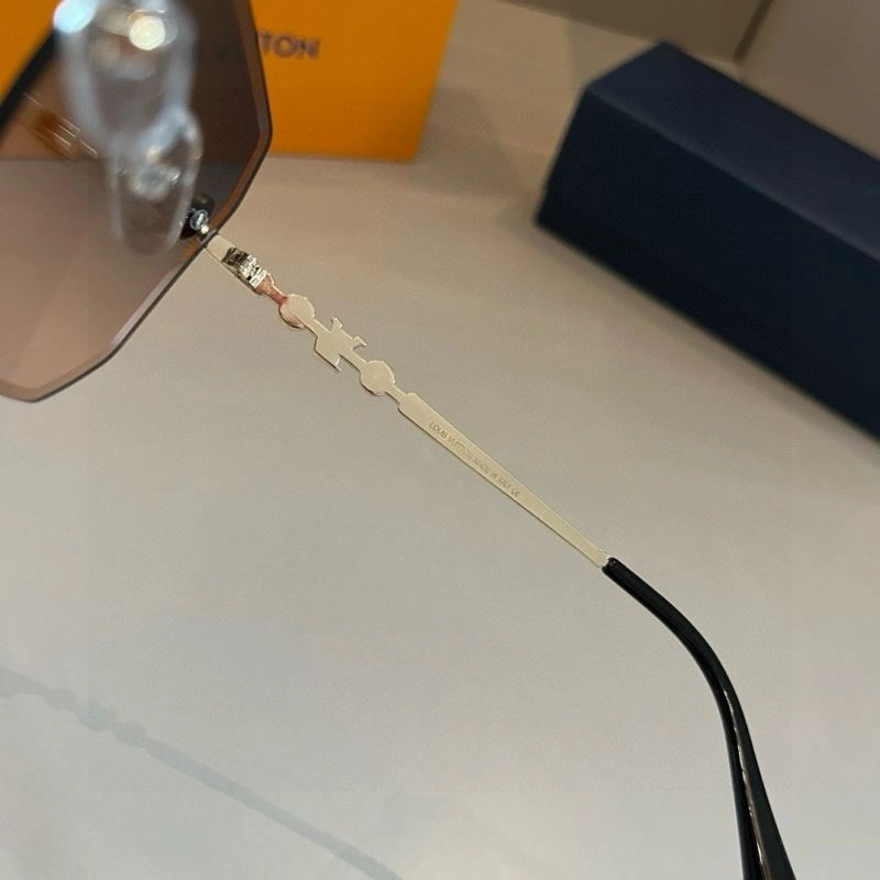 Louis Vuitton Sunglasses Lightweight 280554