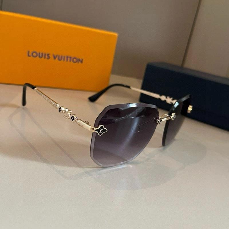 Louis Vuitton Sunglasses Durable 280551