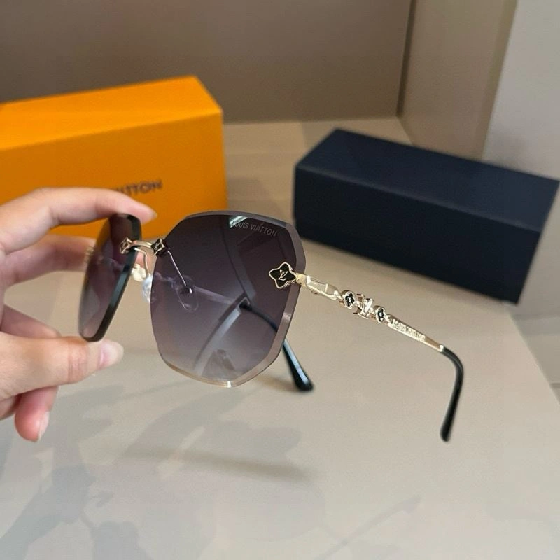 Louis Vuitton Sunglasses Durable 280551