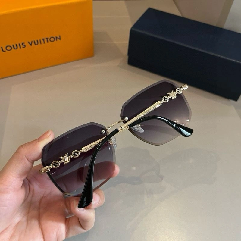 Louis Vuitton Sunglasses Durable 280551