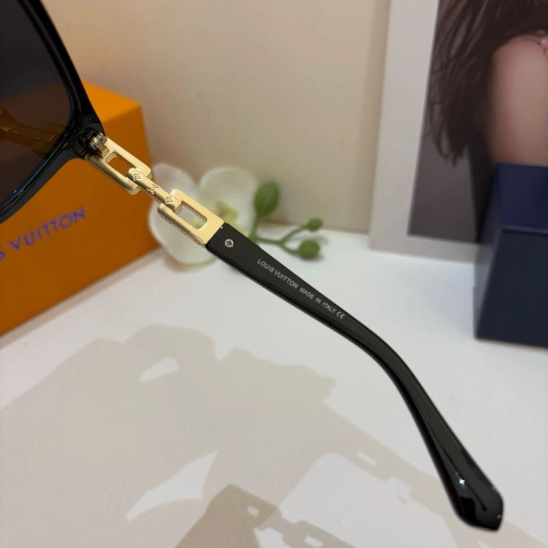Louis Vuitton Sunglasses Durable 280549