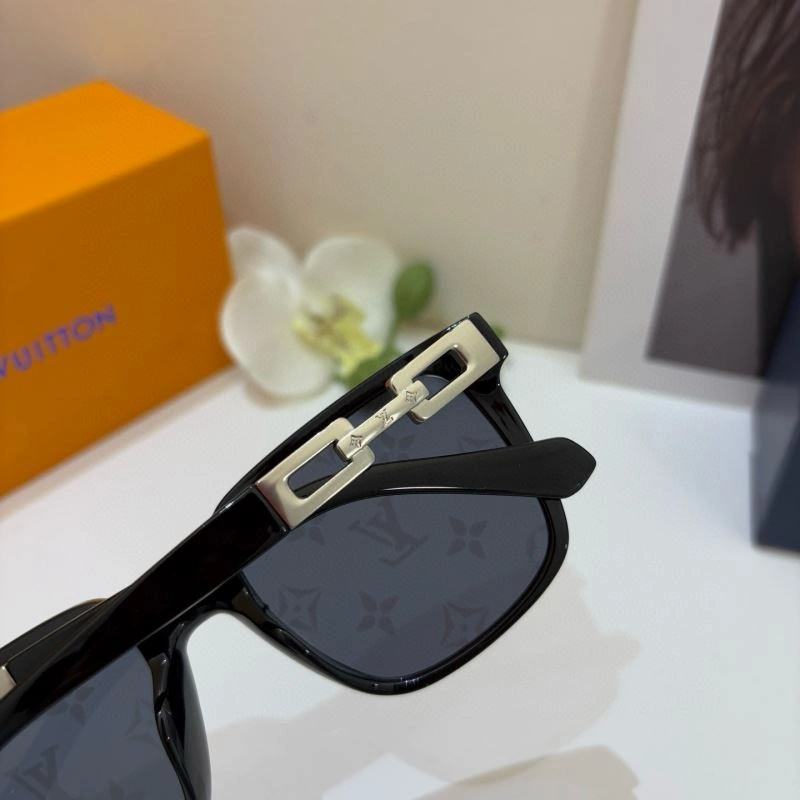 Sophisticated Louis Vuitton Sunglasses 280544