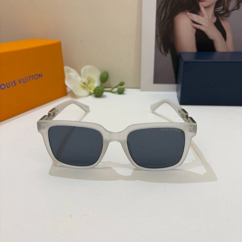 Louis Vuitton Sunglasses Lightweight 280543