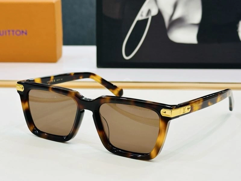 Louis Vuitton Sunglasses Fashionable 280552