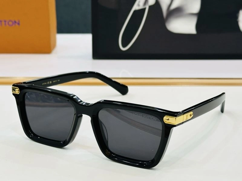 Louis Vuitton Sunglasses Fashionable 280552
