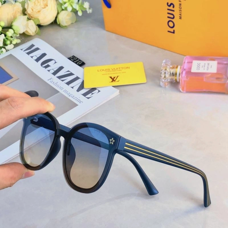 Seasonal Louis Vuitton Sunglasses 280539