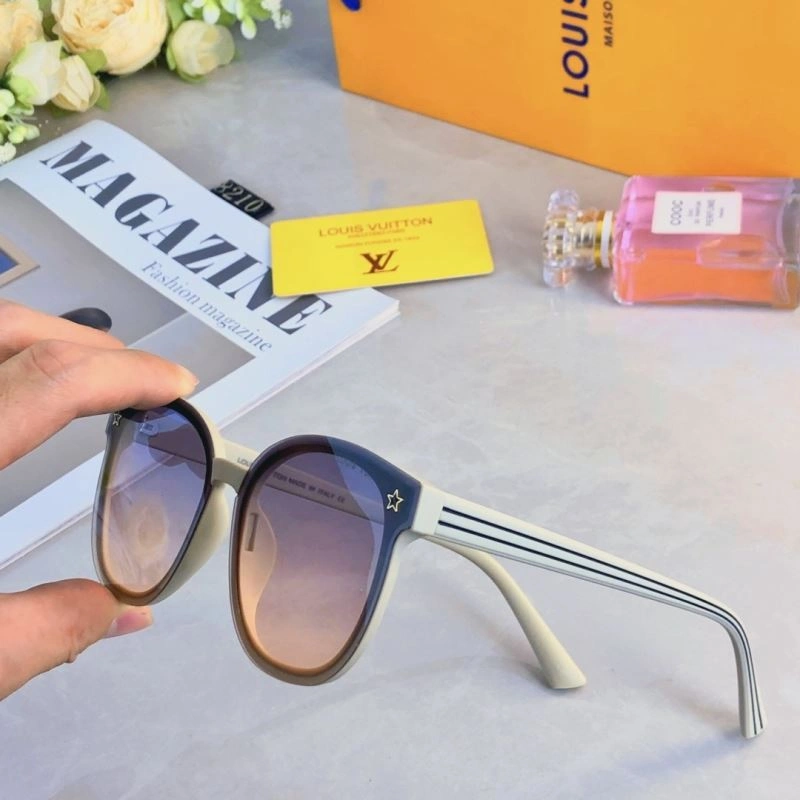 Seasonal Louis Vuitton Sunglasses 280539