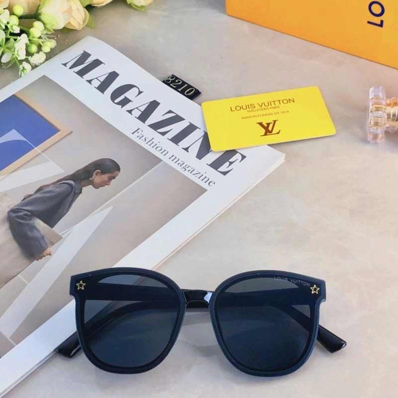 Seasonal Louis Vuitton Sunglasses 280539