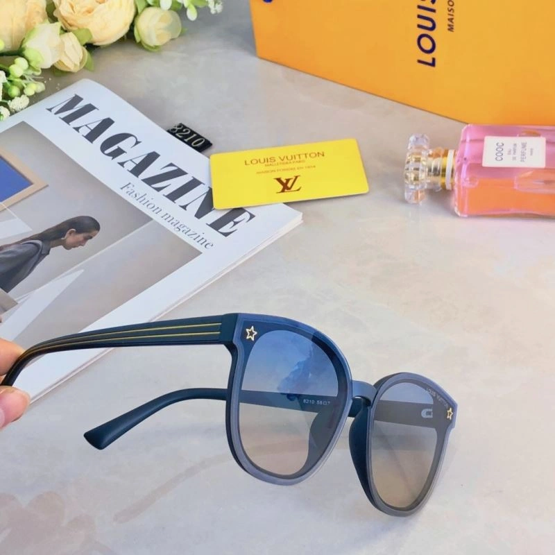 Seasonal Louis Vuitton Sunglasses 280539