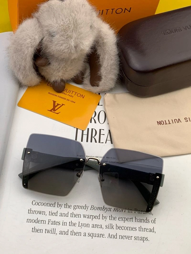 Louis Vuitton Sunglasses ZipUp 280541