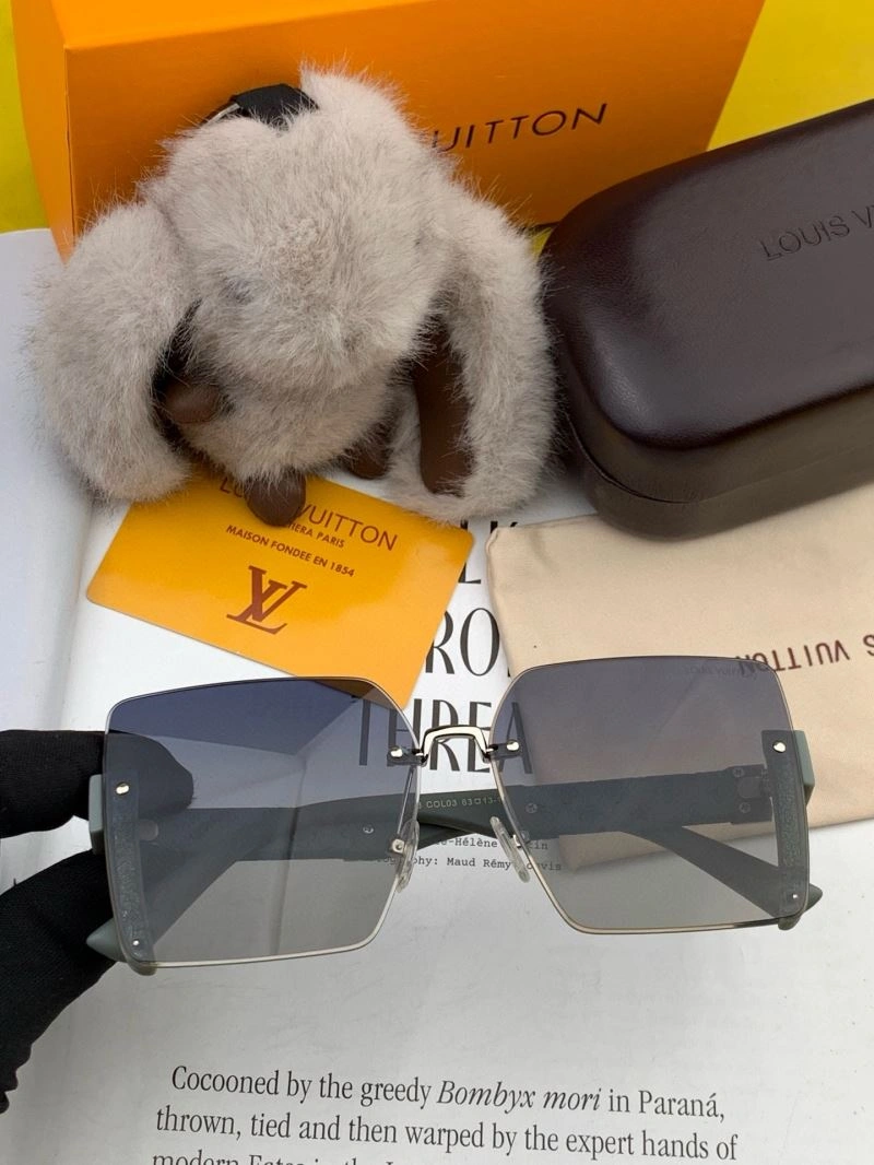 Louis Vuitton Sunglasses ZipUp 280541