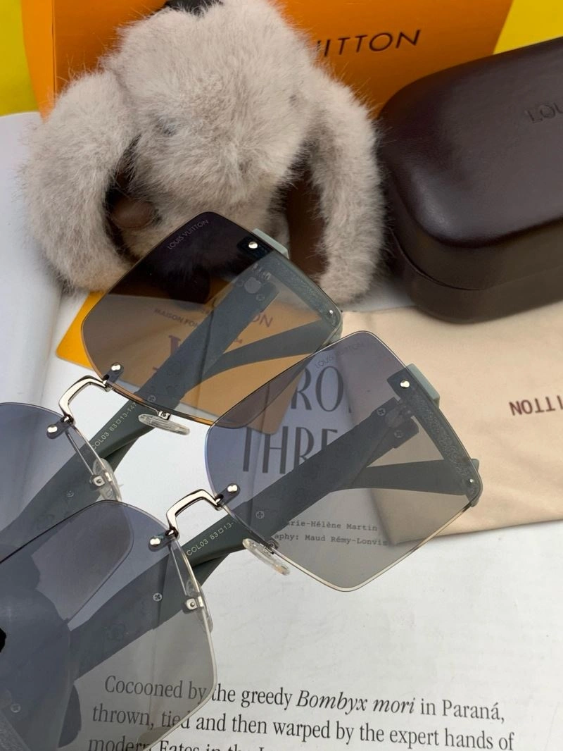 Louis Vuitton Sunglasses ZipUp 280541