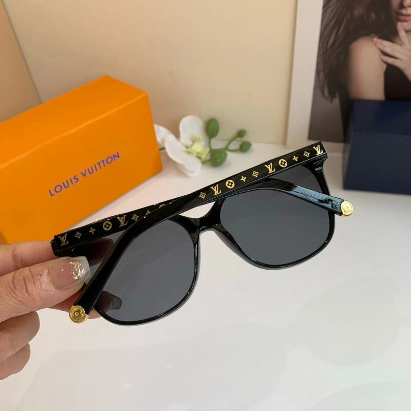 Louis Vuitton Sunglasses FreshLook 280522