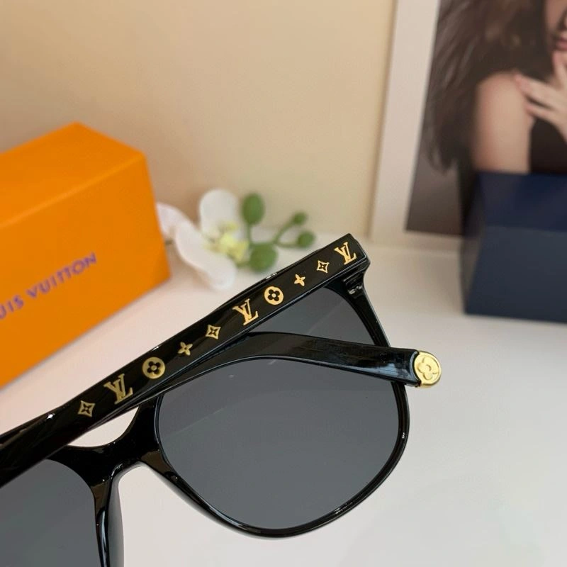 Louis Vuitton Sunglasses FreshLook 280522