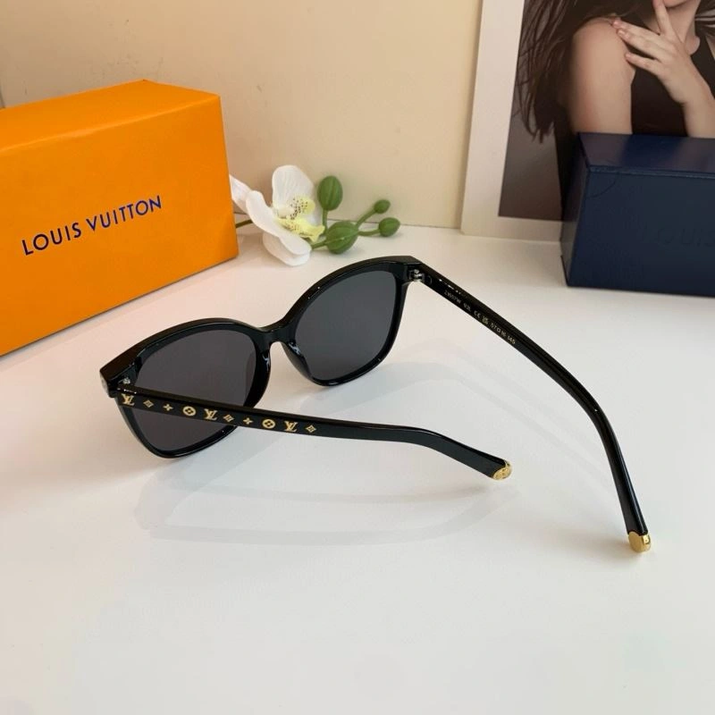 Louis Vuitton Sunglasses FreshLook 280522