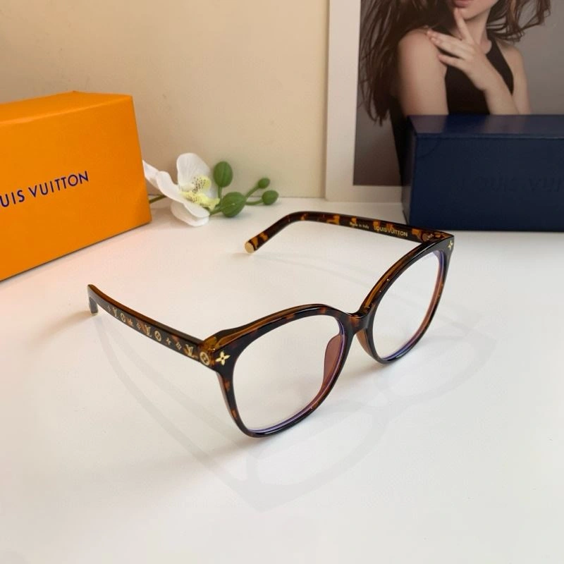 Louis Vuitton Sunglasses Functional 280524