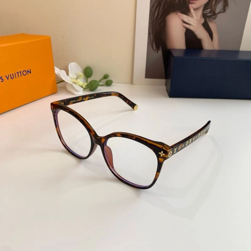 Louis Vuitton Sunglasses Functional 280524