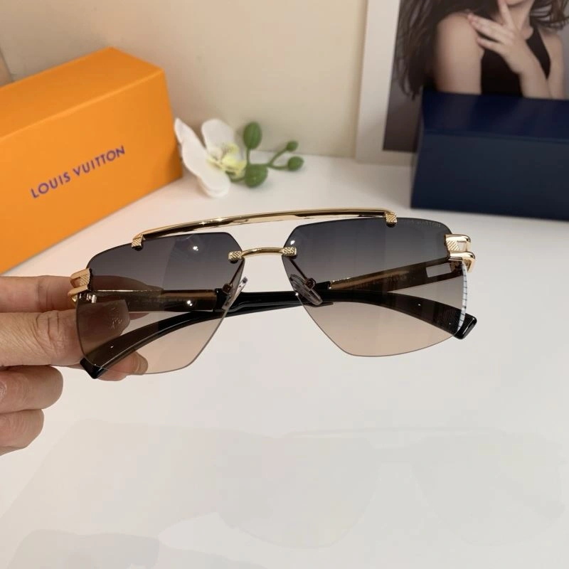 Louis Vuitton Sunglasses EasyMatch 280527