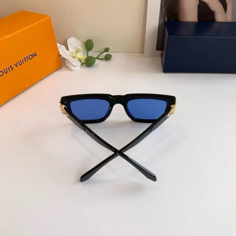 Louis Vuitton Sunglasses MultiPurpose 280519