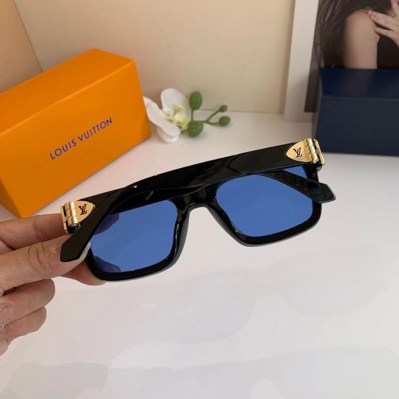 Louis Vuitton Sunglasses MultiPurpose 280519