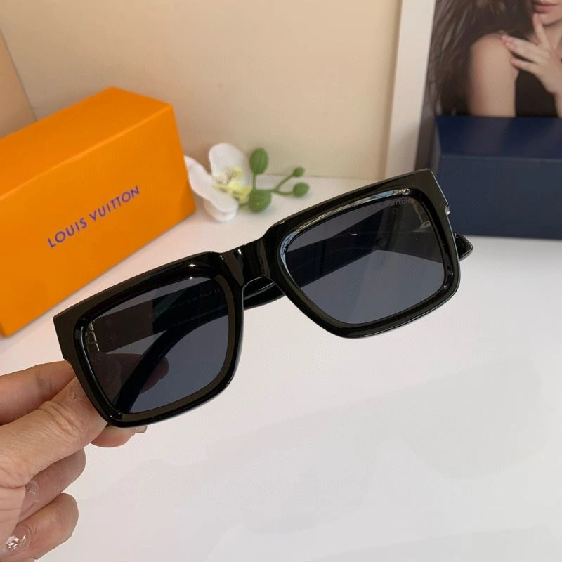 Louis Vuitton Sunglasses Durable 280526
