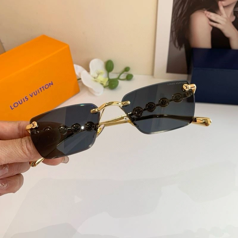 Louis Vuitton Sunglasses Supportive 280521