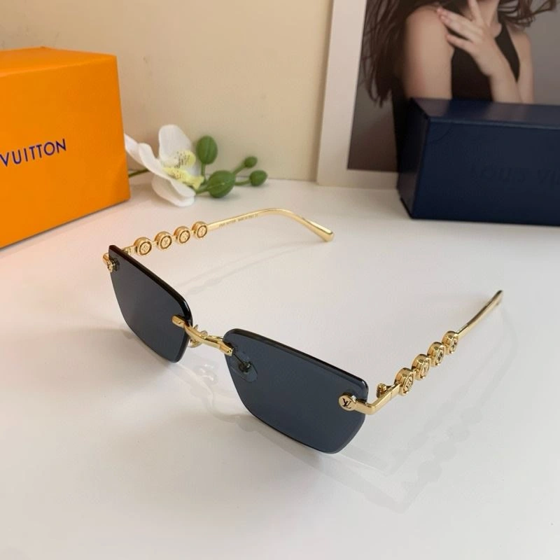 Louis Vuitton Sunglasses Supportive 280521