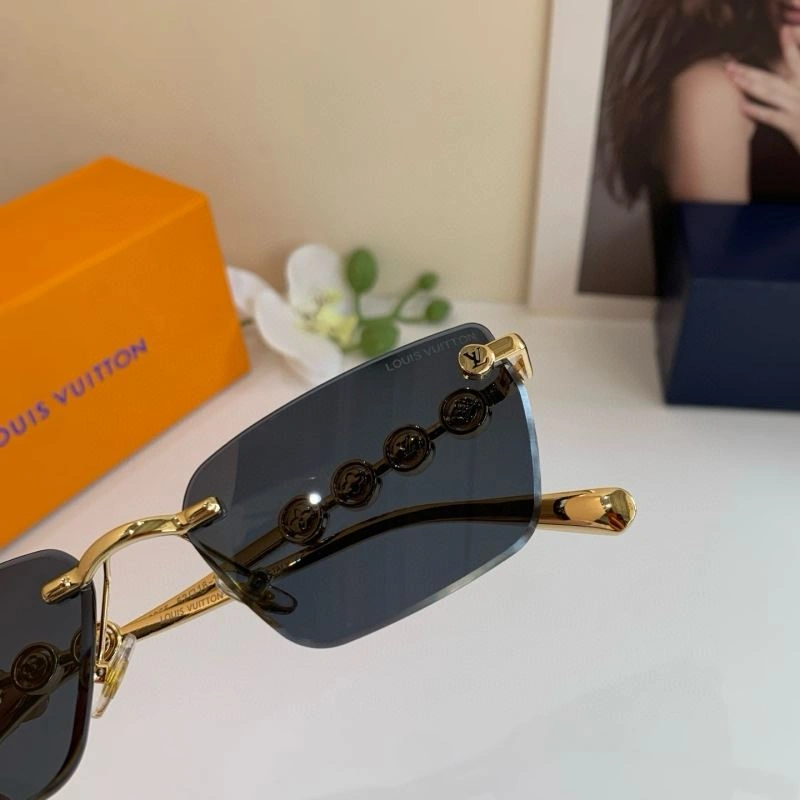 Louis Vuitton Sunglasses Supportive 280521