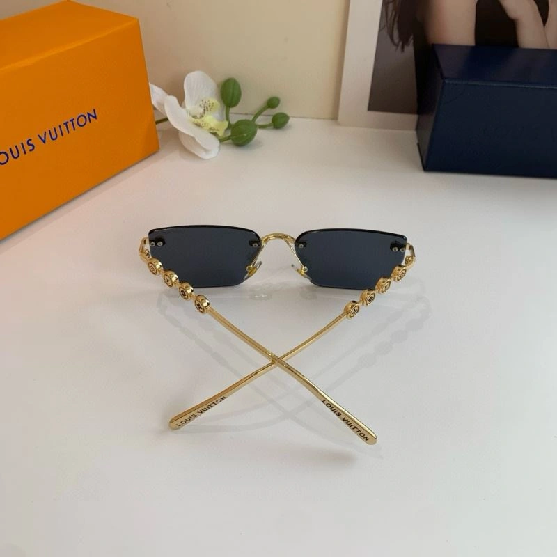 Louis Vuitton Sunglasses Supportive 280521