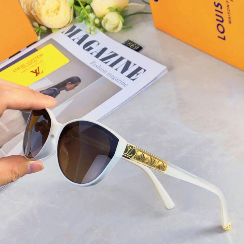 Louis Vuitton Sunglasses Sleek 280512
