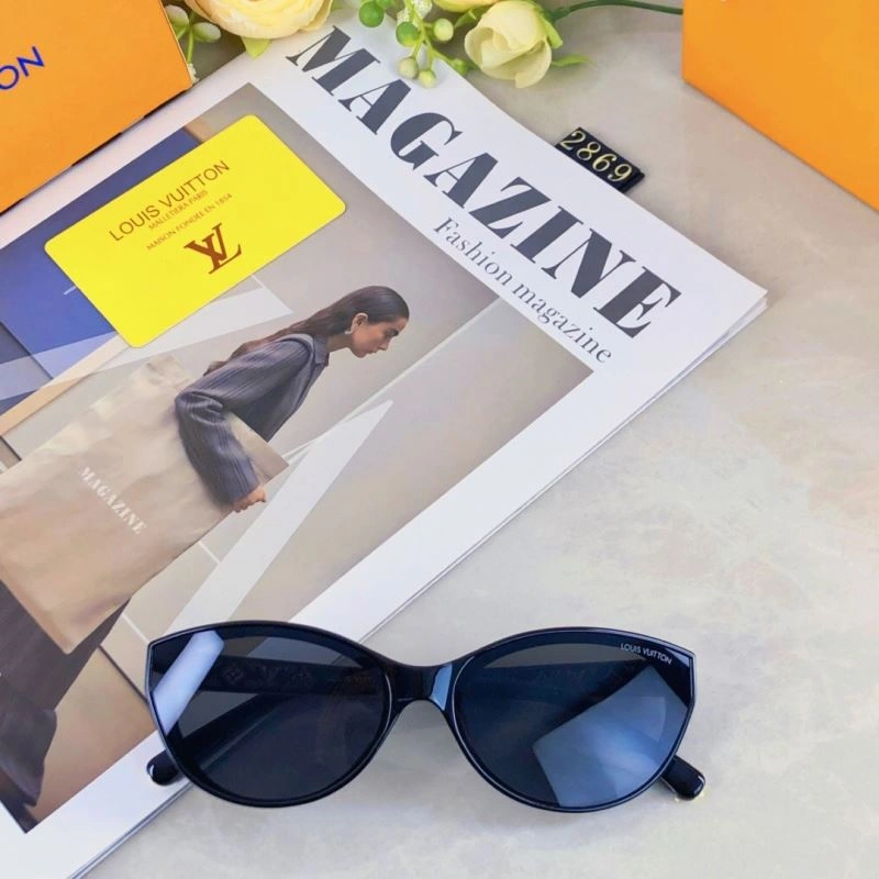 Louis Vuitton Sunglasses Sleek 280512