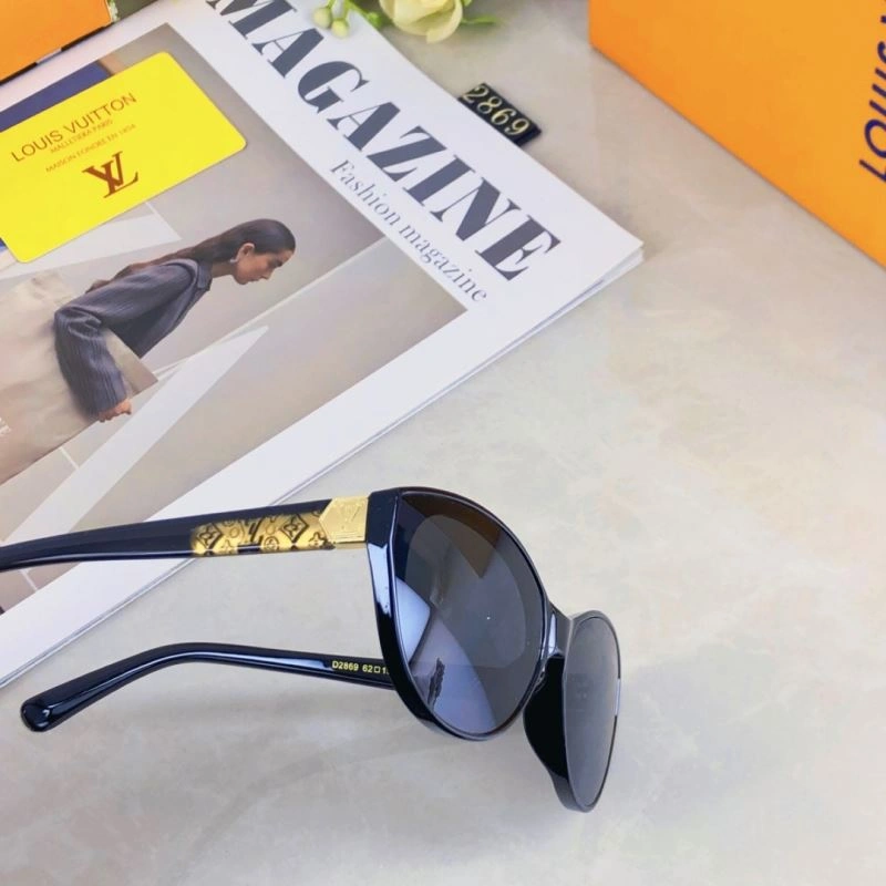 Louis Vuitton Sunglasses Sleek 280512