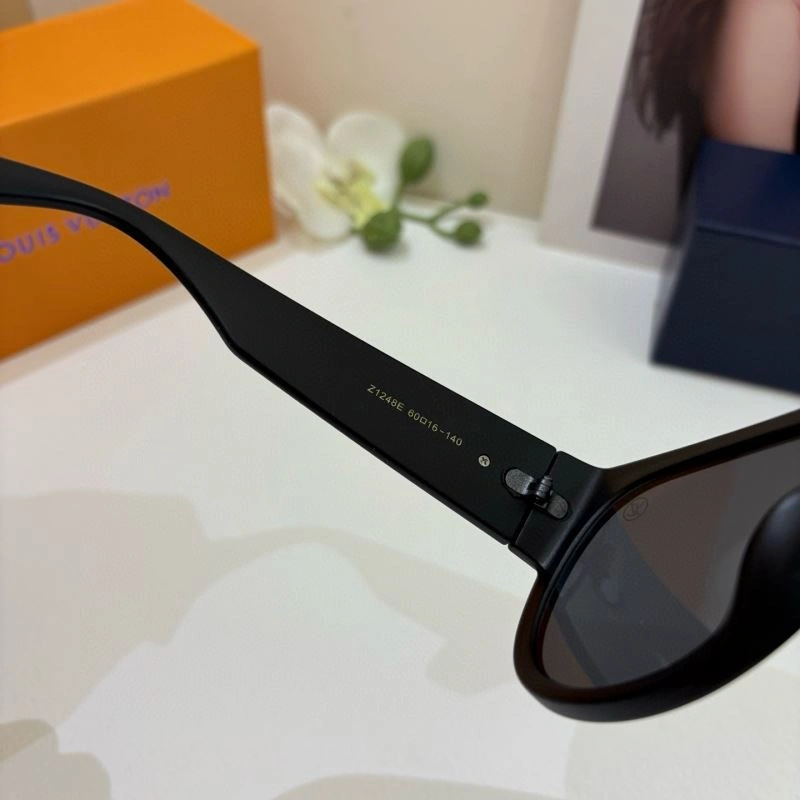 Louis Vuitton Sunglasses MoistureWicking 280507
