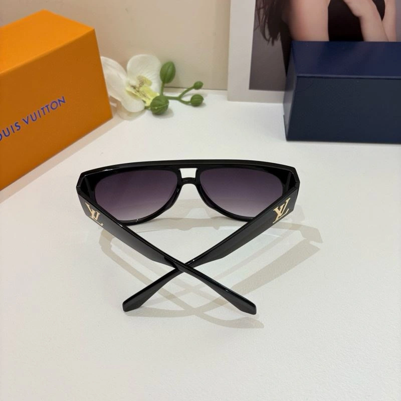 Louis Vuitton Sunglasses Popular 280506