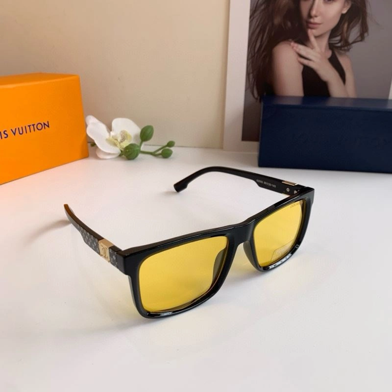 Snug Louis Vuitton Sunglasses 280497