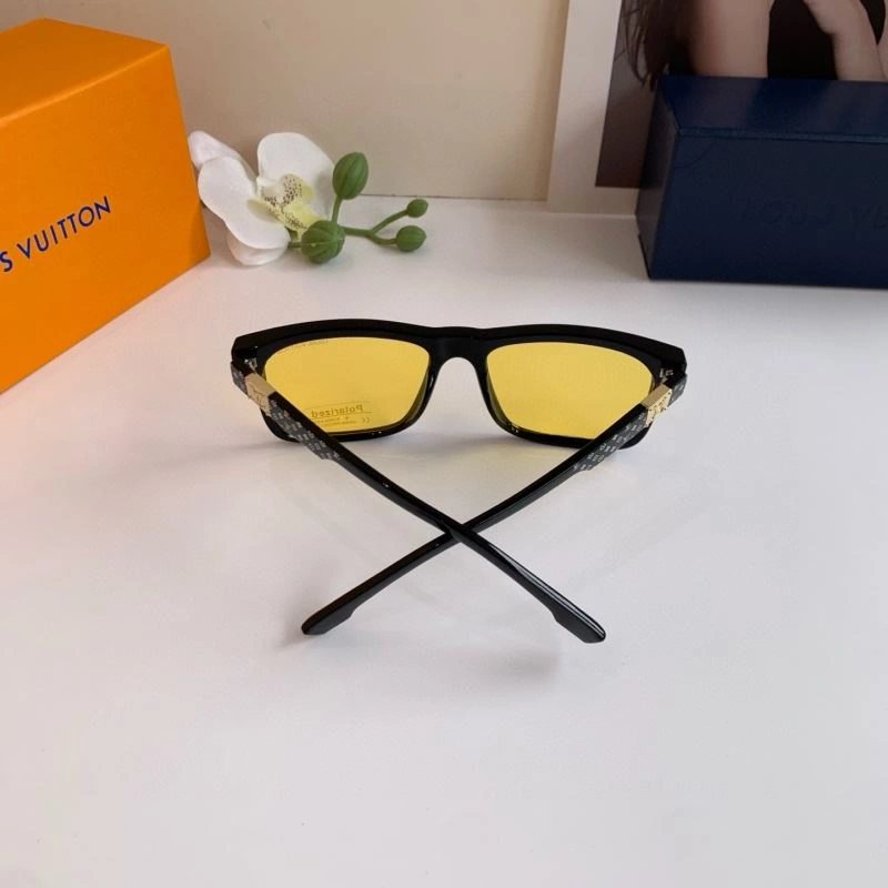 Snug Louis Vuitton Sunglasses 280497