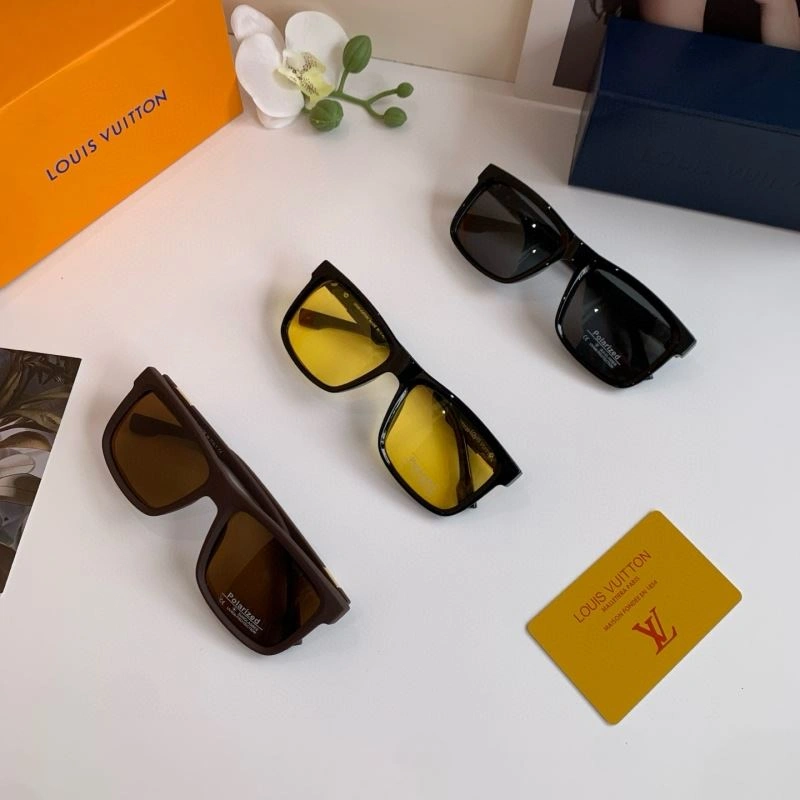 Snug Louis Vuitton Sunglasses 280497