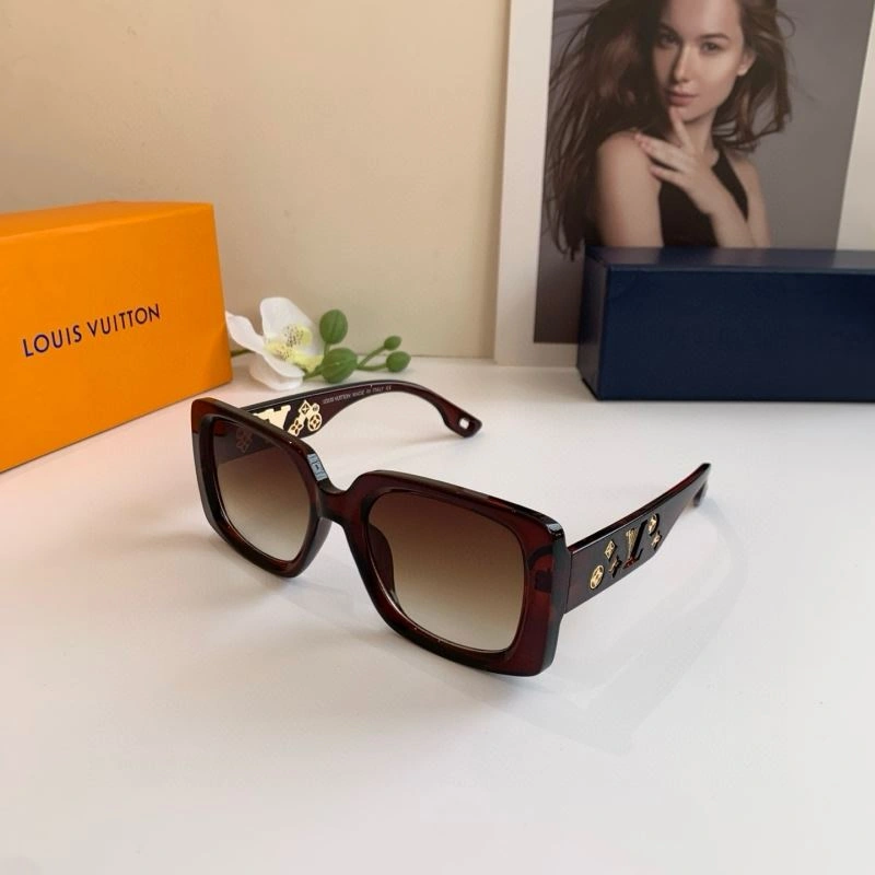 Louis Vuitton Sunglasses Fashionable 280503