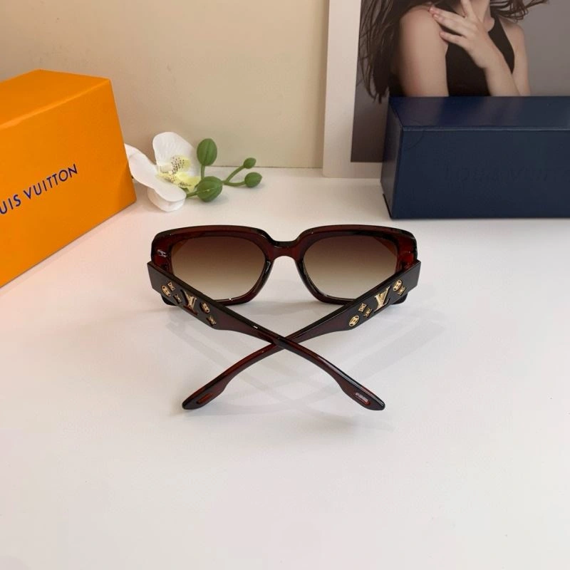 Louis Vuitton Sunglasses Fashionable 280503