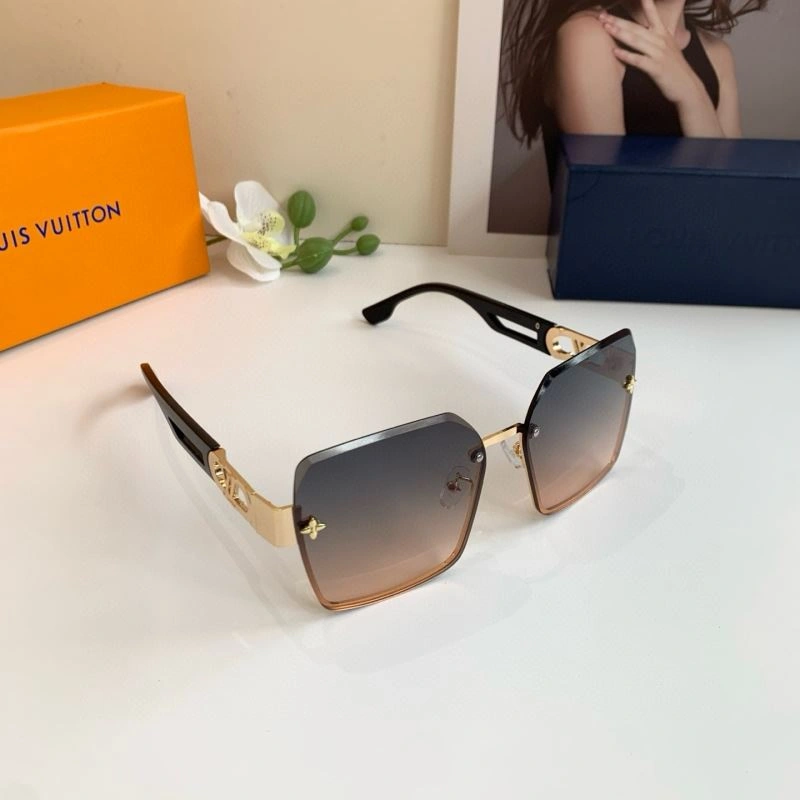 Louis Vuitton Sunglasses Fashionable 280495