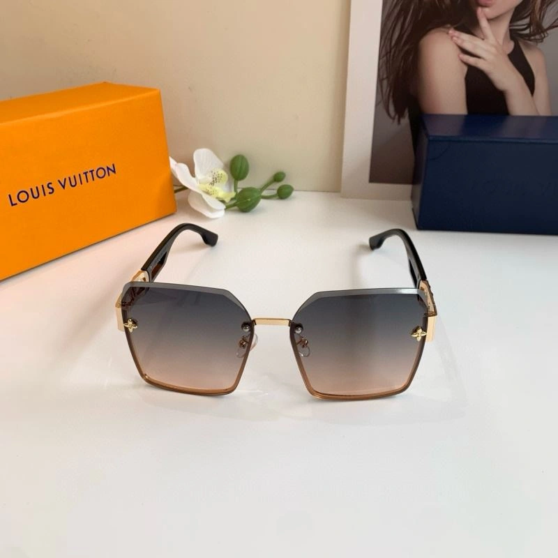 Louis Vuitton Sunglasses Fashionable 280495