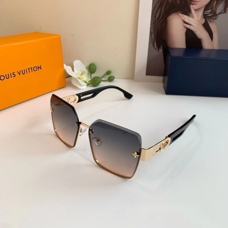 Louis Vuitton Sunglasses Fashionable 280495