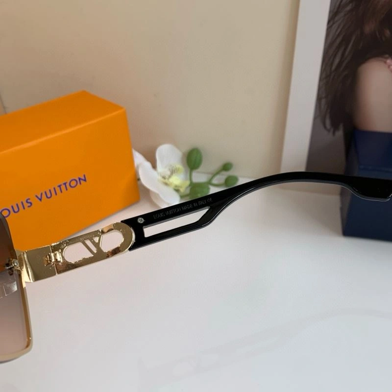 Louis Vuitton Sunglasses Fashionable 280495