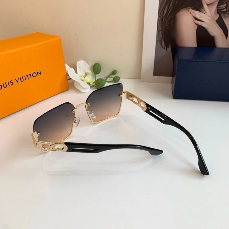 Louis Vuitton Sunglasses Fashionable 280495