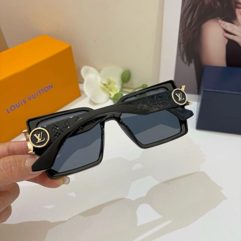 StreetReady Louis Vuitton Sunglasses 280481